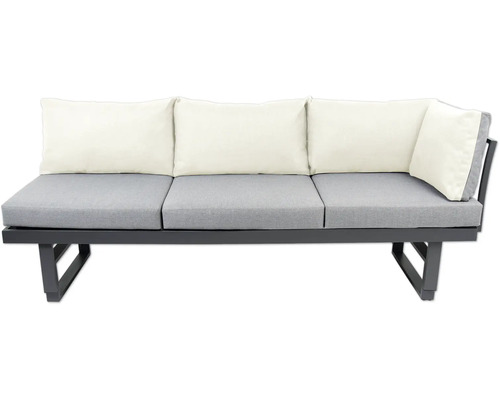 Gartensofa mit grauen Auflagen und hellen Kissen