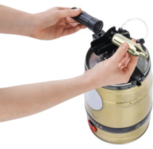 Installation eines CO2-Zylinders und Zapfhahns an einem 5-Liter-Bierfass