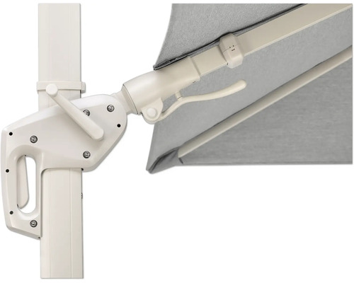 Detailansicht eines Sonnenschirms mit Kurbelmechanismus zur einfachen Bedienung.