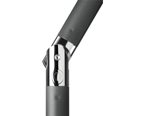 Gros plan d'un pied de parasol avec des éléments métalliques