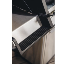 Vue détaillée d'un barbecue à gaz Monroe Pro en acier inoxydable.