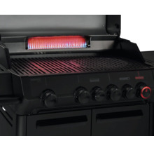 Barbecue à gaz avec grille et boutons de commande