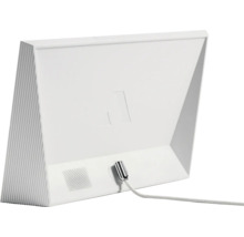 Rückansicht einer weissen Leuchte mit Kabel