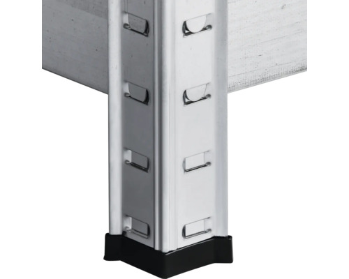 Detailaufnahme eines Metallregals mit schwarzen Füßen.