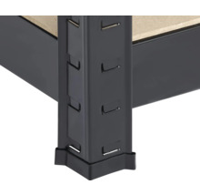 Detailaufnahme eines Metallregals mit Holzböden, das die Konstruktion und das Material zeigt.