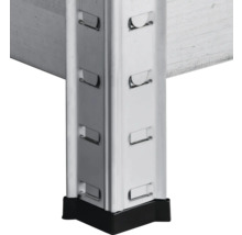 Detailansicht eines Regals mit Metallelementen und schwarzem Fuß