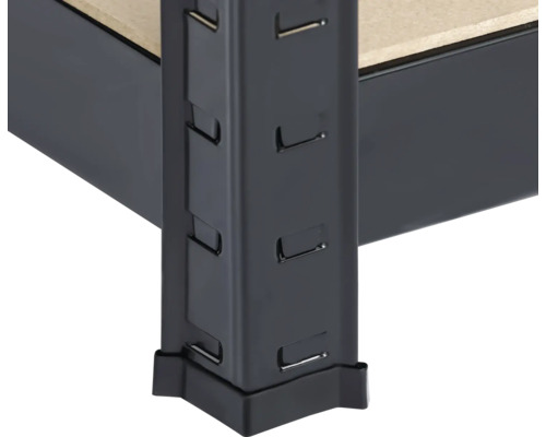 Detailansicht eines Metallregals mit Kunststofffüßen