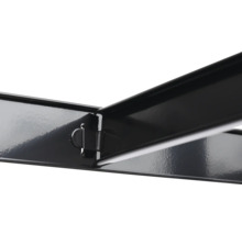 Detailaufnahme eines Regalträgers aus Metall