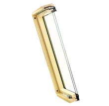 Fenêtre de toit avec cadre en bois et vitrage