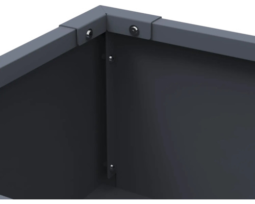 Vue détaillée d'une construction de potager surélevé avec des assemblages vissés