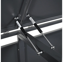 Detailansicht eines Gartenmöbelstücks mit Gasdruckfedern