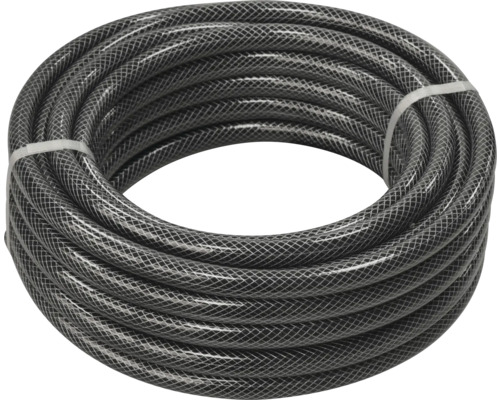 Aufgerollter Wasserschlauch aus Kunststoff