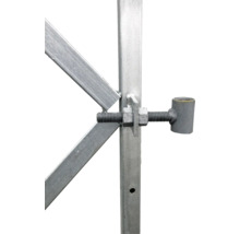 Detailansicht einer Gerüstspindel mit Gewinde und Befestigung an einem Gerüstbauteil