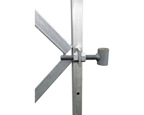 Detailansicht einer Gerüstspindel mit Gewinde und Befestigung an einem Gerüstbauteil