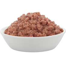 Hundenassfutter in einer Schale