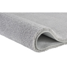 Teppich mit weicher Oberfläche, teilweise aufgerollt