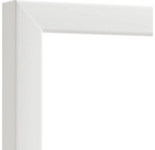 Vue détaillée d'un profil de cadre photo blanc