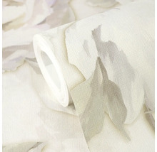 Papier peint intissé structuré avec grand motif floral en rouleau.