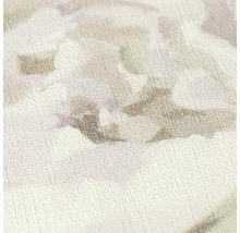 Gros plan d un papier peint intissé avec une surface texturée et un motif floral abstrait à l aquarelle.