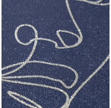 Strukturierte Tapete mit silbernen Metallic-Linien in einem abstrakten Muster.