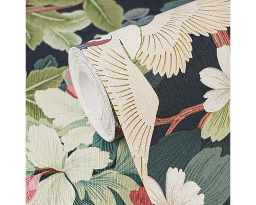 Rouleau de papier peint intissé avec motif botanique, oiseaux, grandes feuilles et fleurs.