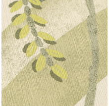 Gros plan d'un papier peint texturé avec un motif botanique de feuilles et de branches.