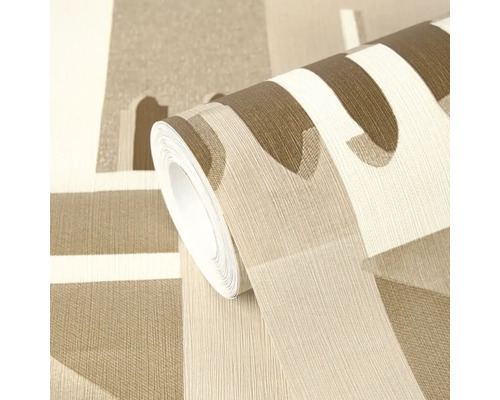 Vliestapete in Beige und Braun mit abstraktem, geometrischem Muster und strukturierter Oberfläche auf einer Rolle.