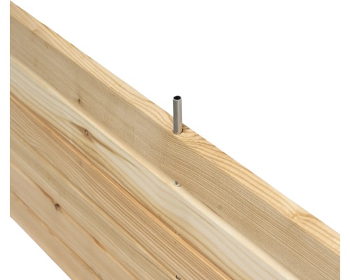 Construction en bois avec tige métallique