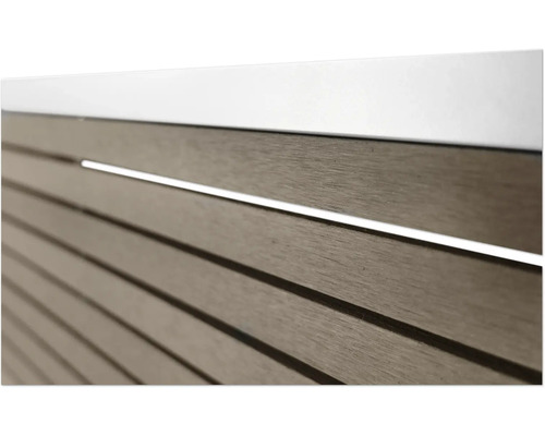 Detailansicht einer Holzfassade mit Nut- und Federprofil