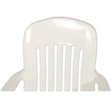 Partie supérieure d une chaise de jardin en plastique blanc avec dossier à lattes et accoudoirs.