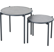Deux tables gigognes rondes avec cadre en métal noir et plateaux gris aspect pierre.