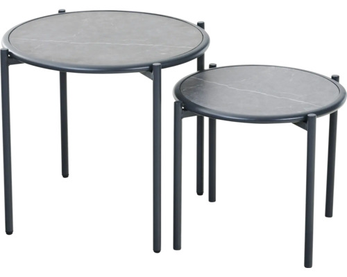 Deux tables gigognes rondes avec cadre en métal noir et plateaux gris aspect pierre.