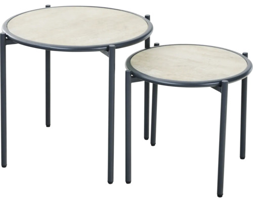 Lot de deux tables d'appoint rondes de tailles différentes avec structure en métal et plateau clair aspect pierre.