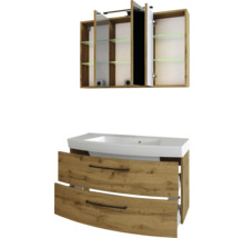 Badezimmermöbel-Set mit Spiegelschrank, Glasböden, Beleuchtung sowie Waschbeckenunterschrank in Holzoptik mit weißem Waschbecken.