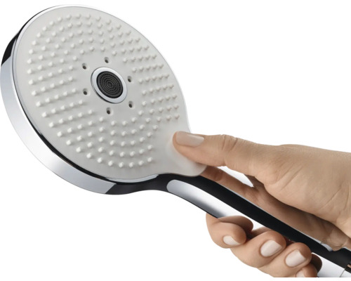 Douchette à main en plastique avec différents types de jet tenue à la main