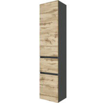 Hochschrank für das Badezimmer mit Front in Eichenoptik und Korpus in Anthrazit.