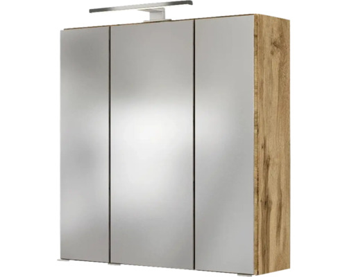 Dreitüriger Spiegelschrank für das Badezimmer mit integrierter LED-Leuchte und Seitenwänden in Eichenoptik.