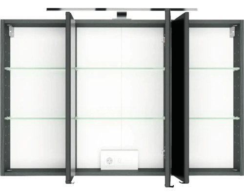 Armoire de toilette à trois portes avec tablettes en verre, éclairage et prise intégrée, vue intérieure.