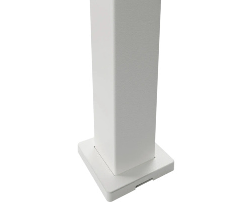 Detailansicht eines Pfostens mit quadratischer Grundplatte