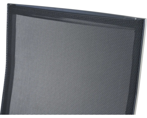 Gros plan du tissu en maille d un dossier de chaise avec une structure en filet fine.