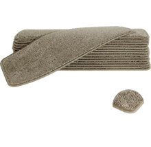 Marches d'escalier en tapis empilées