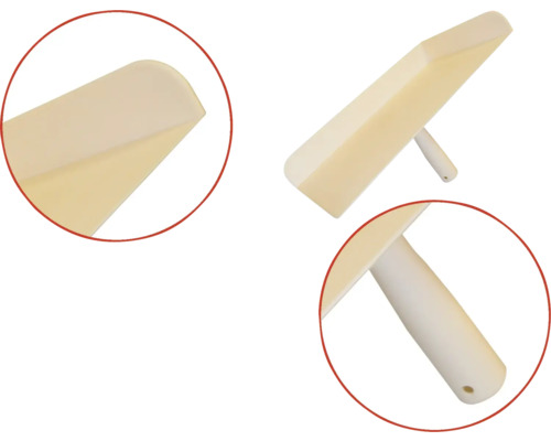 Spatule en plastique avec poignée pour le traitement des mastics