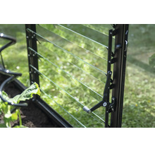 Fenêtre à lamelles d'une serre avec levier de commande