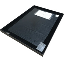 Vue arrière d'un cadre photo avec des crochets