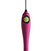 Vue détaillée d'un bâton mélangeur rose avec bouton de commande vert