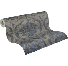 Vliestapete mit barockem Ornamentmuster in Blau und Grau mit Vintage-Effekt.