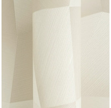 Vliestapete mit geometrischem Muster aus großen Flächen und feinen diagonalen Linien.