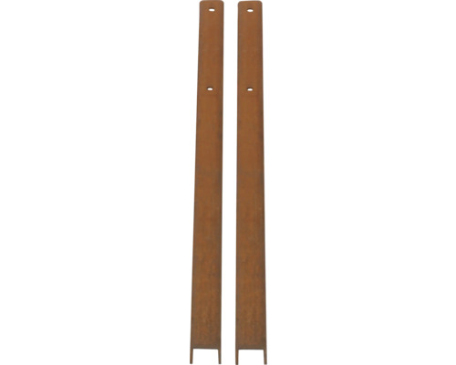 Deux poteaux de clôture en métal avec trous