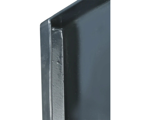 Gros plan d'un receveur de douche noir