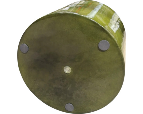 Dessous d'un pot de fleurs avec pieds